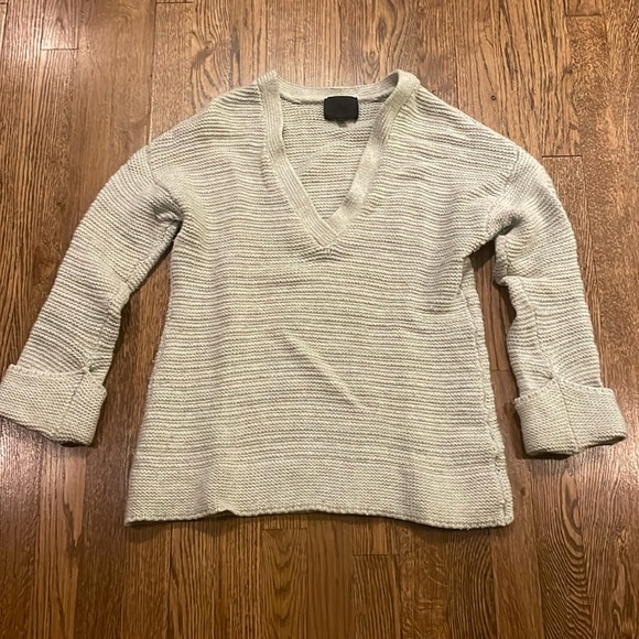 Intermix women’s light grey chunky v-neck wool cashmere sweater size small - Picture 1 of 5